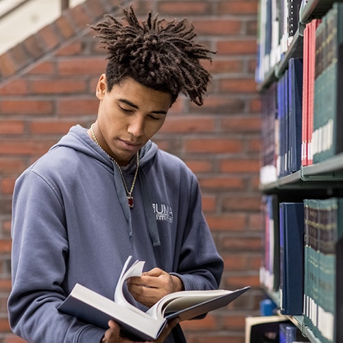uma student in katz library