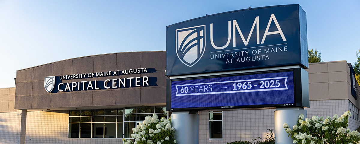 uma capital center exterior