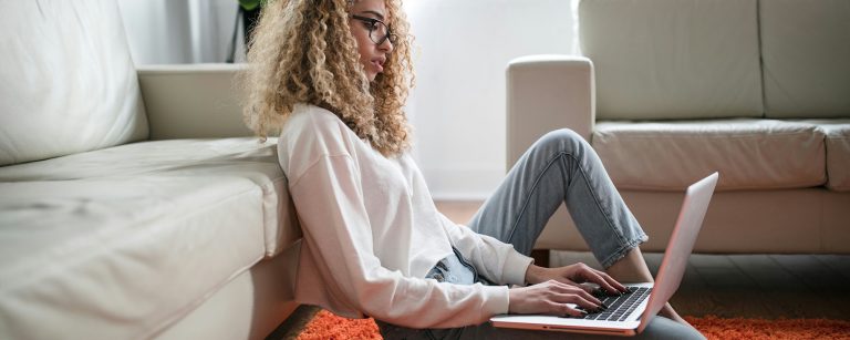 student filling out efrl form