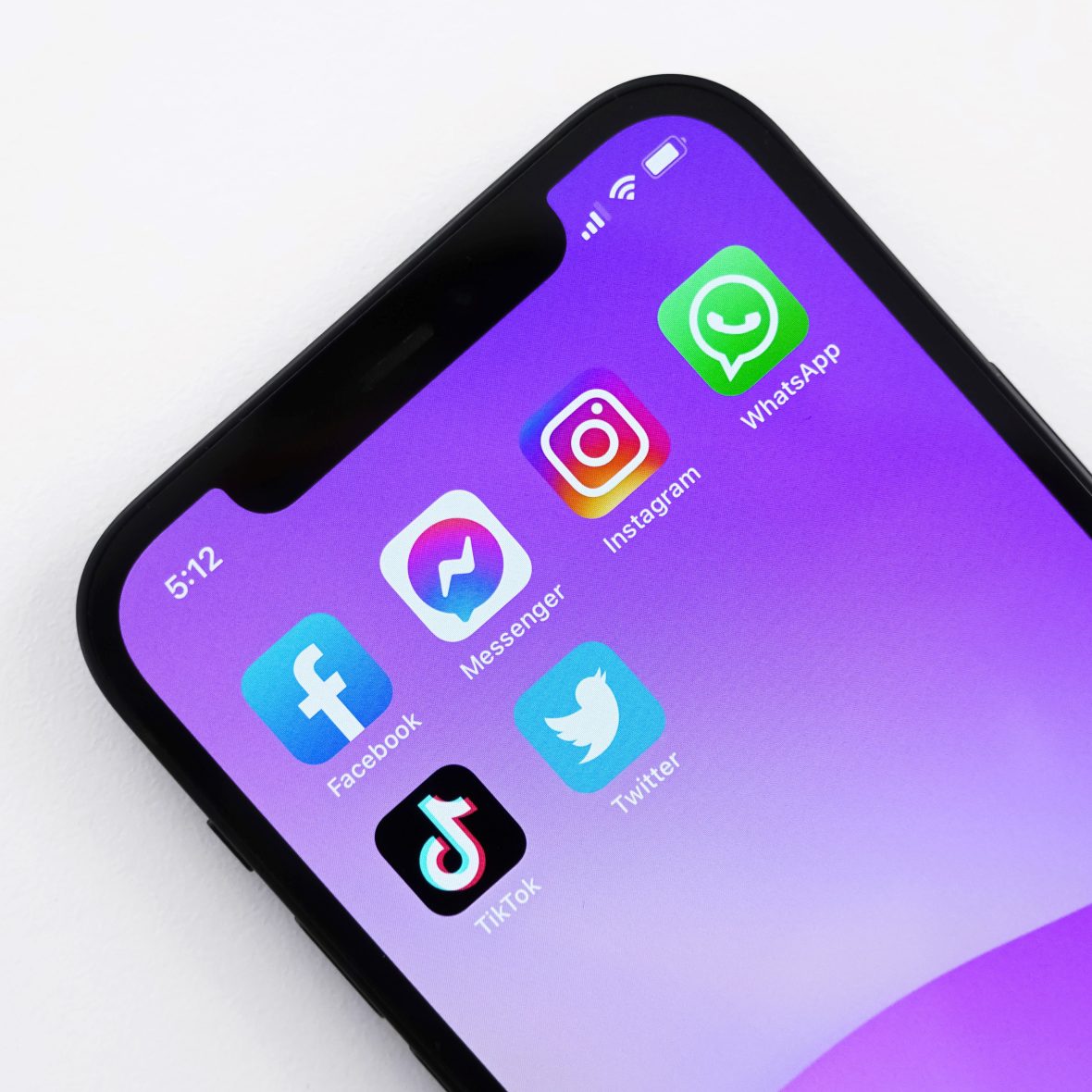 Smartphone screen showing various social media icons