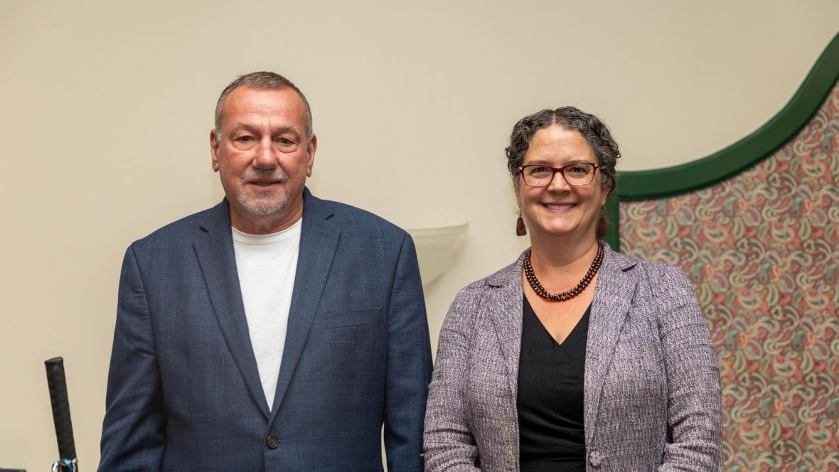 Ron Norton, Jen Cushman