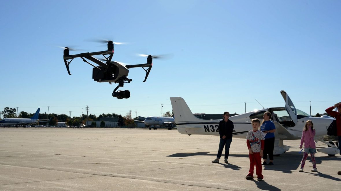 Kids in Aviation Day participants