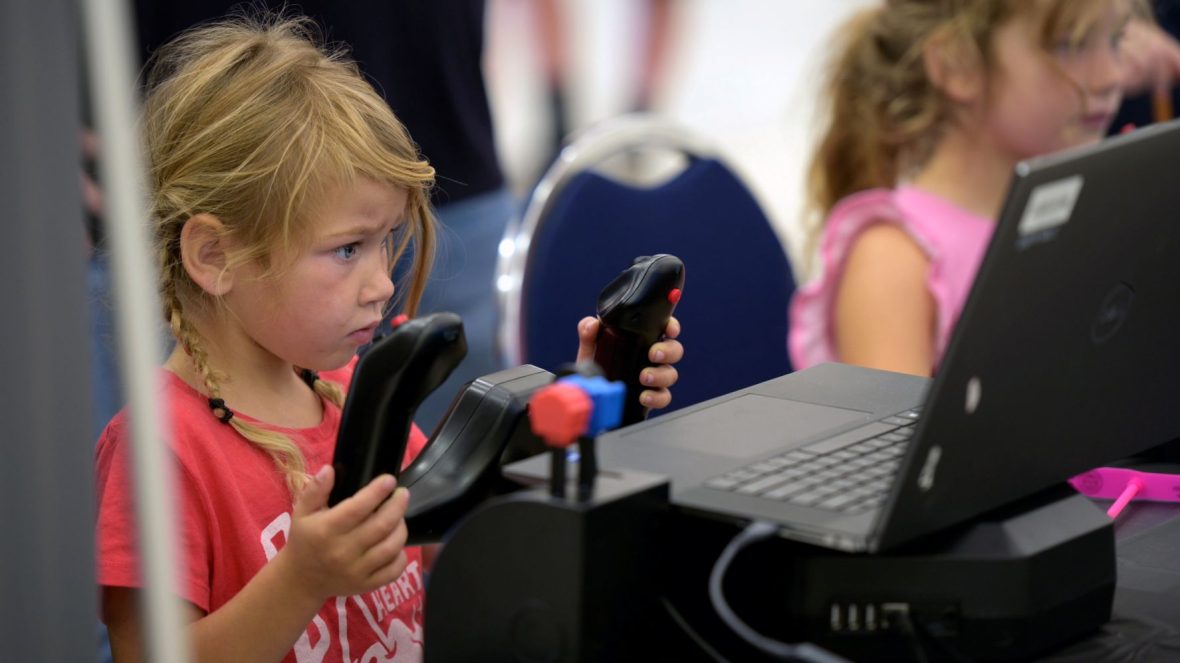 Kids in Aviation Day participants
