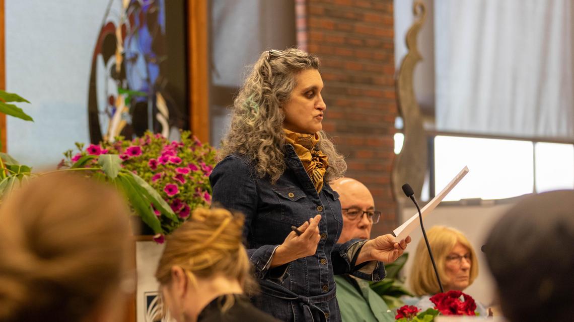Lisa Botshon presenting at the poetry festival
